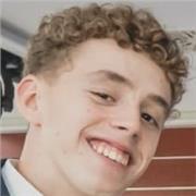 Joven estudiante de educación primaria, mayor de 5 hermanos a los que doy clases, me encantan los niños y la enseñanza